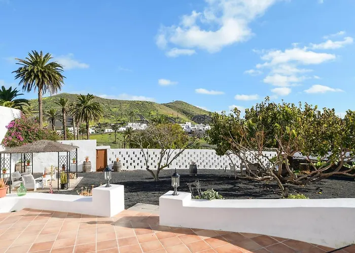 Casa Maria Dolores * Haría